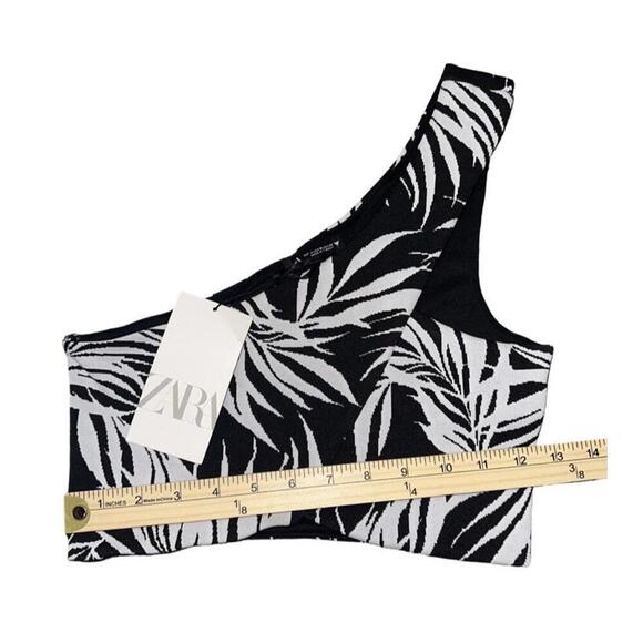 Zara Black & White Tropical  Sleeveless One Shoulder Crop Top. NWT. Medium - Picture 2 of 4